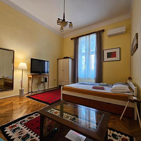 Cricket Park Hostel Belgrad Exterior foto