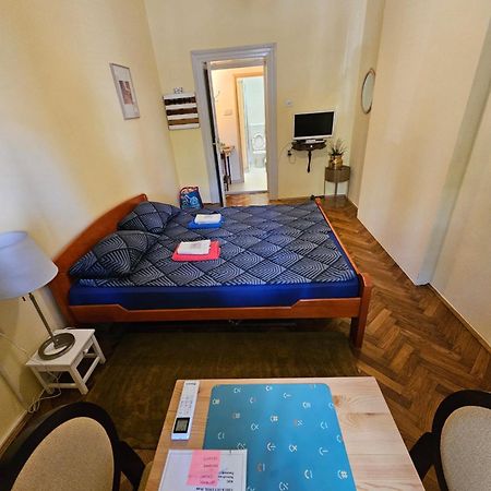 Cricket Park Hostel Belgrad Exterior foto